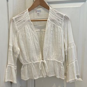 Pretty cream colored quarter sleeve top